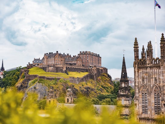 Edinburgh,Caste,Standing,Proud,Over,Edinburgh,City,Centre